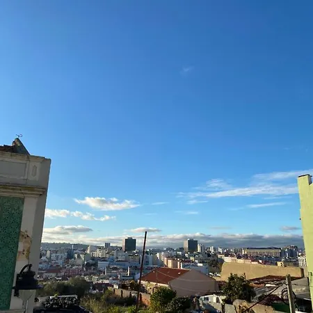 Pedro Surf Shelter * ליסבון